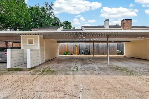 10252 Longmont Drive 45/4 Houston TX 77042