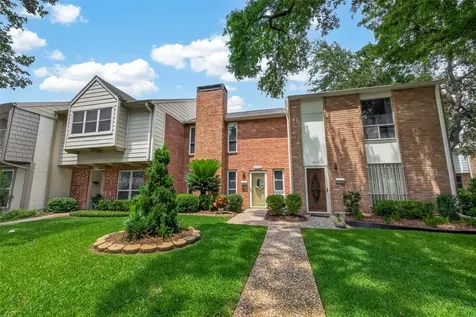 10252 Longmont Drive 45/4 Houston TX 77042