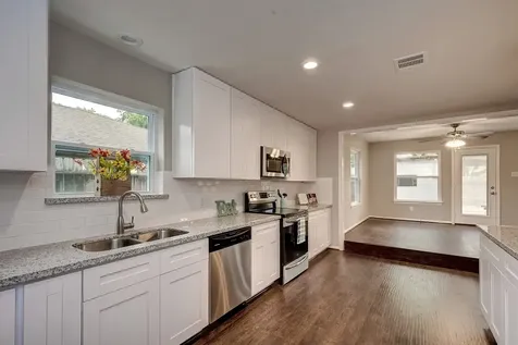 158 Bluebonnet Street Sugar Land TX 77478