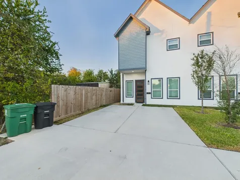 4619 Stassen Street B Houston TX 77051