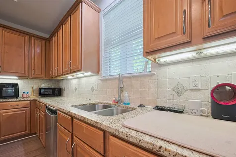 24 Versante Court Houston TX 77070