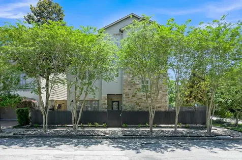 2101 Elmen Street Houston TX 77019