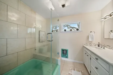 138 N Burnett Drive Baytown TX 77520