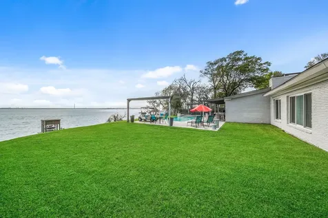138 N Burnett Drive Baytown TX 77520