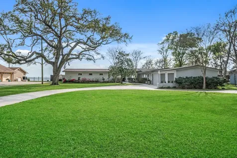 138 N Burnett Drive Baytown TX 77520