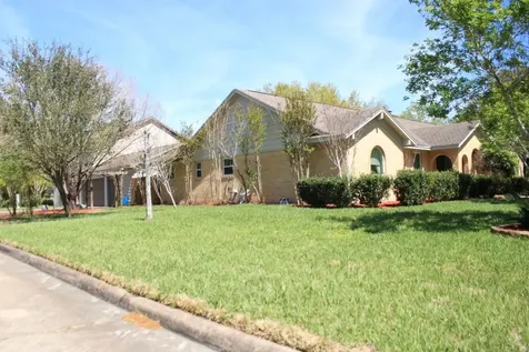 1912 Aggie Lane League City TX 77573