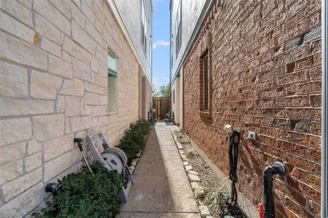 6759 Highclere Manor Lane Houston TX 77055