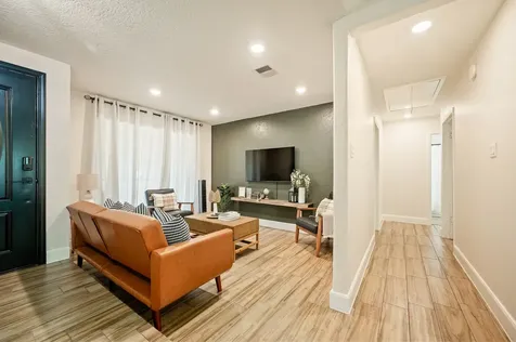 9651 Richmond Avenue Houston TX 77063