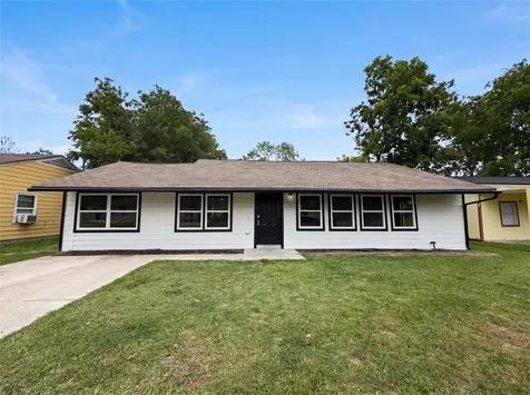 5935 Southseas Street Houston TX 77033