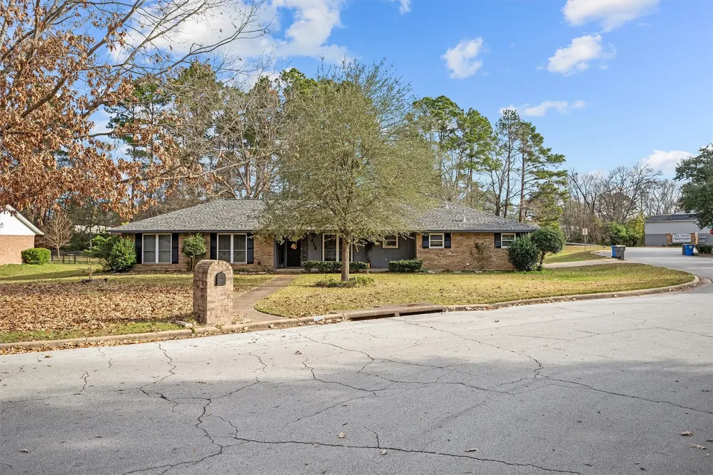 419 Trailwood Circle Lufkin TX 75904