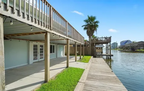 109 Bayou Vista Drive Hitchcock TX 77563