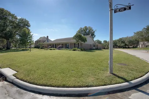 18502 Vinland Drive Nassau Bay TX 77058