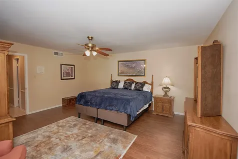 18502 Vinland Drive Nassau Bay TX 77058