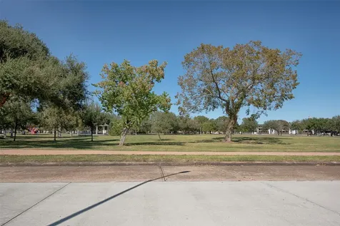 18502 Vinland Drive Nassau Bay TX 77058