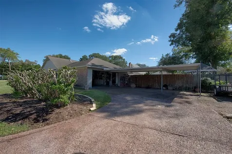 18502 Vinland Drive Nassau Bay TX 77058
