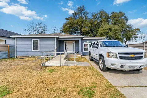 221 Calloway Street Houston TX 77029