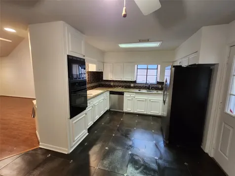 8403 Mullins Drive Houston TX 77096