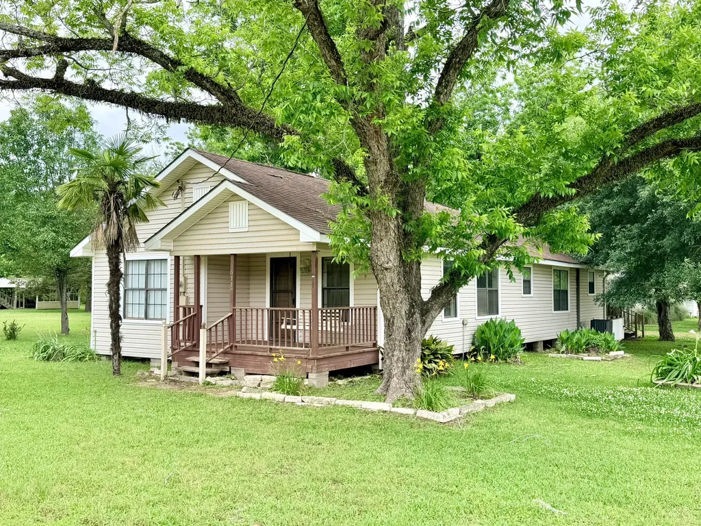 611 Keith Street Kennard TX 75847
