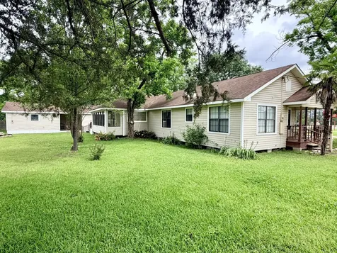611 Keith Street Kennard TX 75847