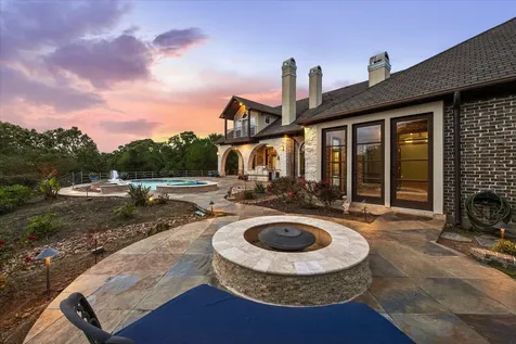 4 Steven Luke Lane Friendswood TX 77546