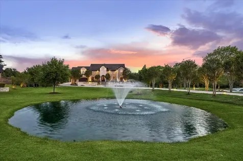 4 Steven Luke Lane Friendswood TX 77546