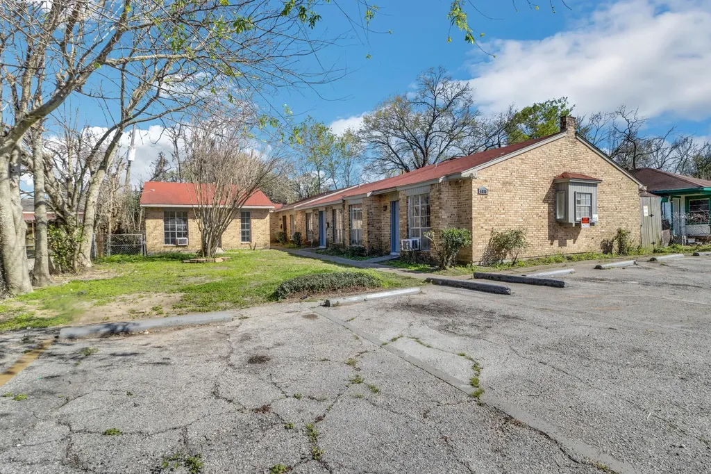 6815 Beachwood Street 1 Houston TX 77021