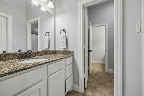 1616 Hewitt Drive Houston TX 77018