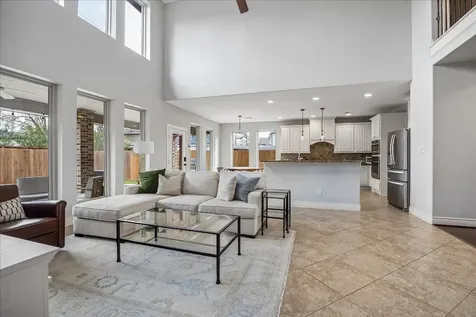 1616 Hewitt Drive Houston TX 77018