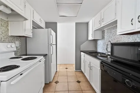 14555 Wunderlich Drive 2208 Houston TX 77069