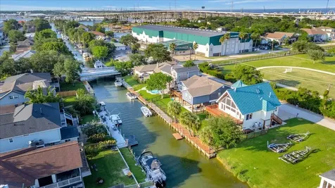 35 Lazy Lane Kemah TX 77565