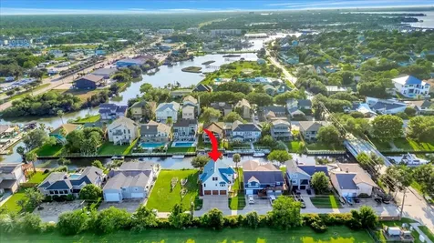 35 Lazy Lane Kemah TX 77565