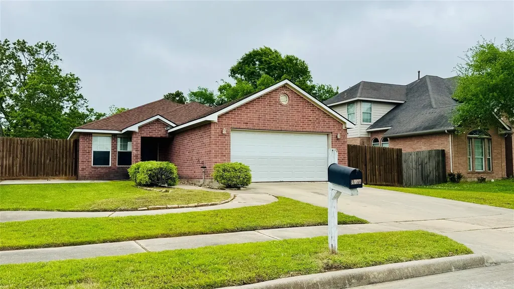 4007 Hunters Ridge Drive Baytown TX 77521