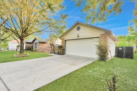 1611 Bob White Street Brookshire TX 77423