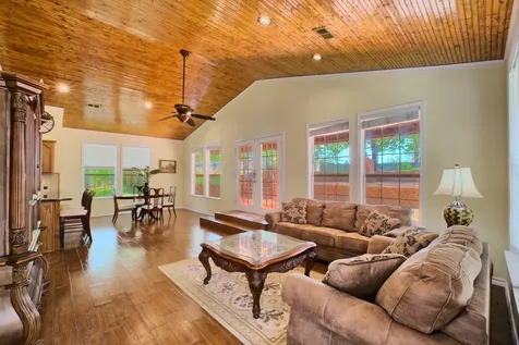 670 Cedar Crest Circle Hemphill TX 75948