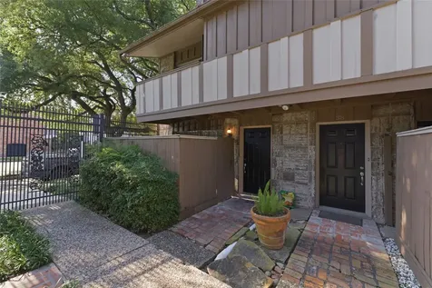 2574 Marilee Lane 39 Houston TX 77057
