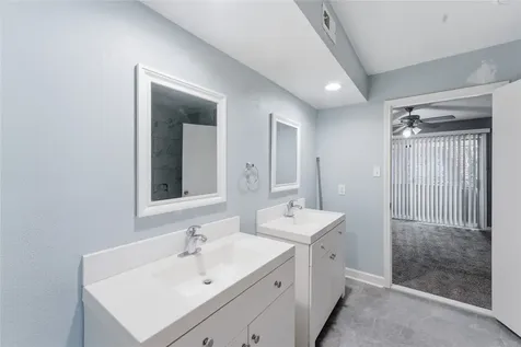 2574 Marilee Lane 39 Houston TX 77057