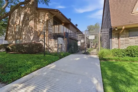 2574 Marilee Lane 39 Houston TX 77057