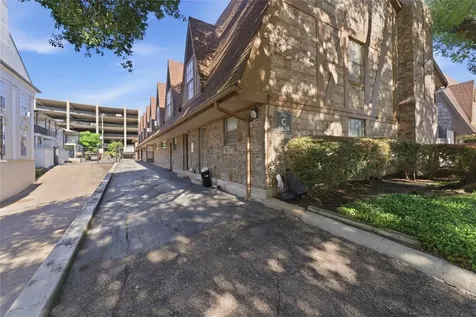 2574 Marilee Lane 39 Houston TX 77057