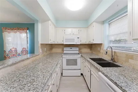 2574 Marilee Lane 39 Houston TX 77057