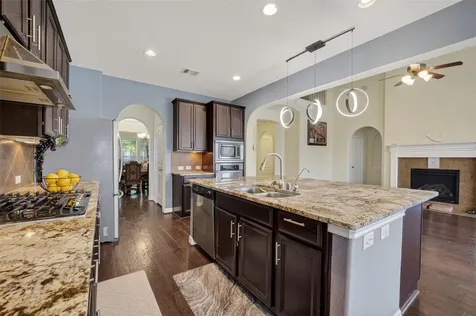 12611 Colonial Glen Court Pearland TX 77584