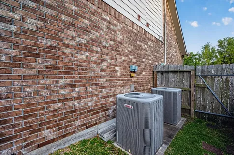 12611 Colonial Glen Court Pearland TX 77584