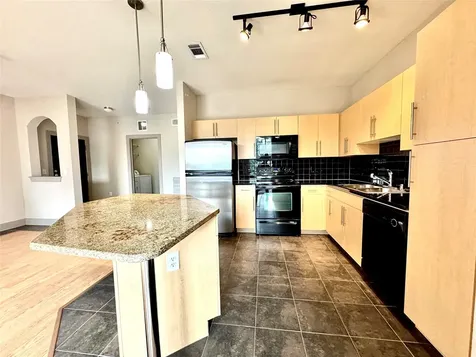 3660 Richmond Avenue 322 Houston TX 77046