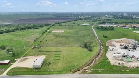2100 Pine Knoll Road Bay City TX 77414
