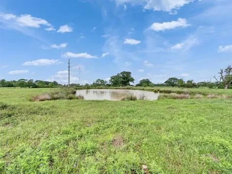 2100 Pine Knoll Road Bay City TX 77414