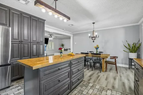 206 Melody Lane Friendswood TX 77546