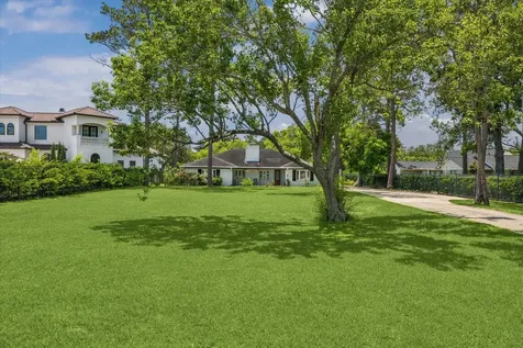 206 Melody Lane Friendswood TX 77546