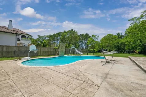 206 Melody Lane Friendswood TX 77546