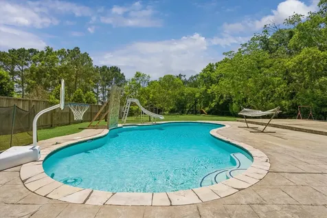 206 Melody Lane Friendswood TX 77546