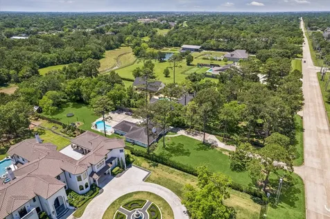 206 Melody Lane Friendswood TX 77546