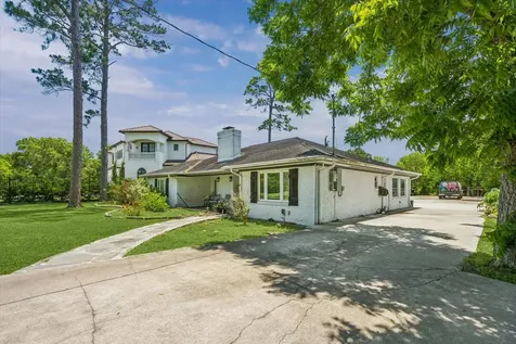 206 Melody Lane Friendswood TX 77546
